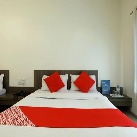 Oyo 4198 Hotel Shri Sai Murli Sirdi Kültér fotó