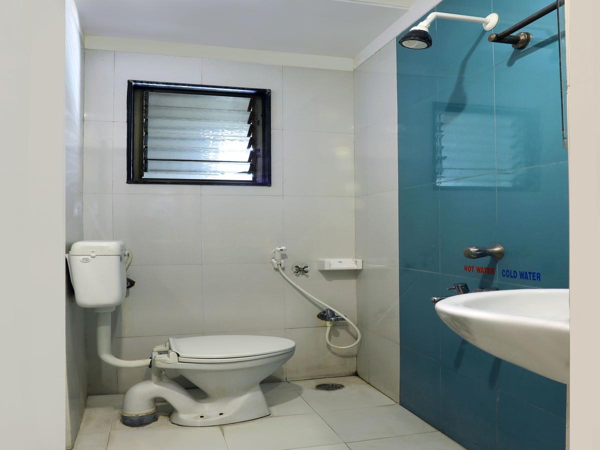 Oyo 4198 Hotel Shri Sai Murli Sirdi Kültér fotó