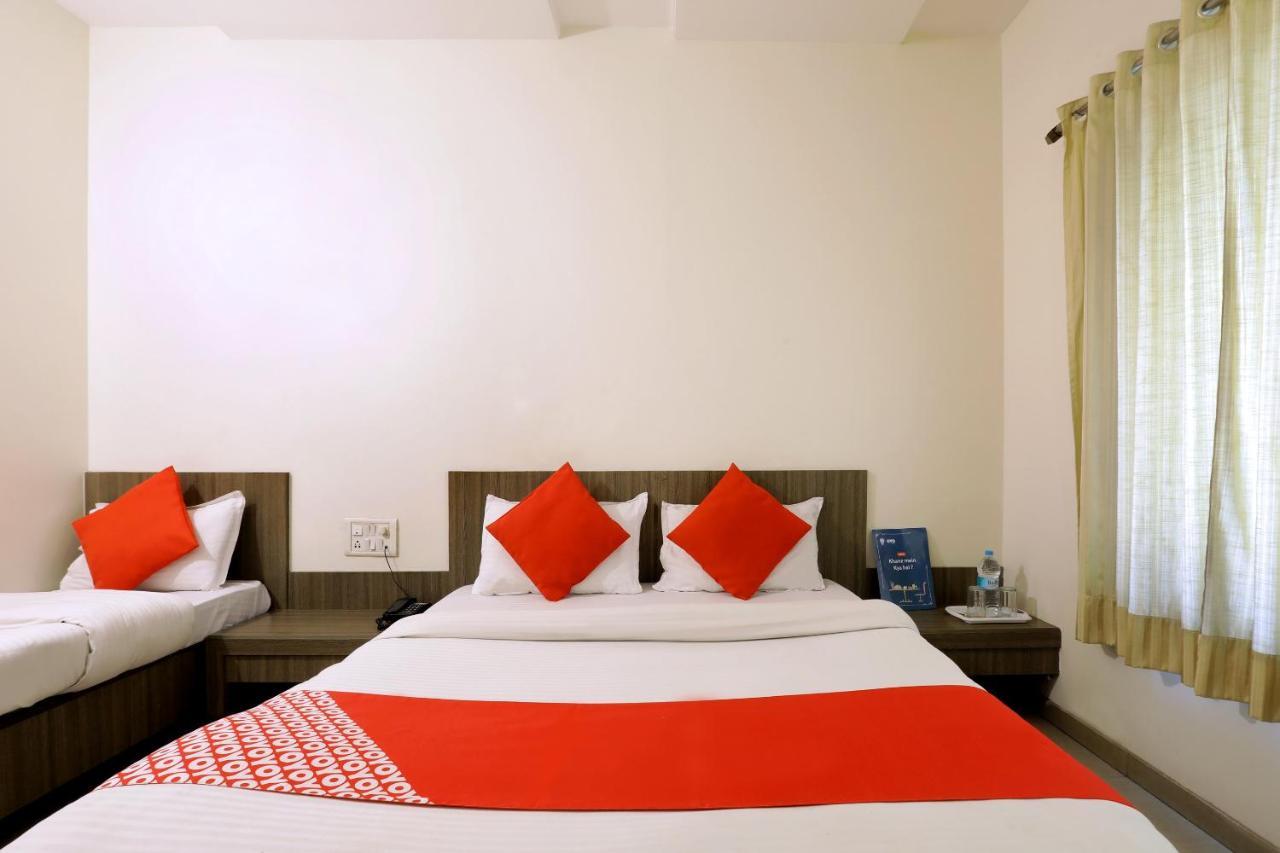 Oyo 4198 Hotel Shri Sai Murli Sirdi Kültér fotó