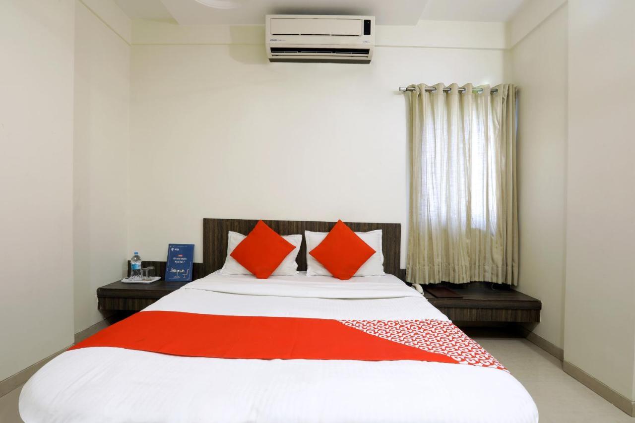 Oyo 4198 Hotel Shri Sai Murli Sirdi Kültér fotó